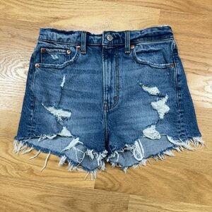 Abercrombie & Fitch The Mom Short High Rise